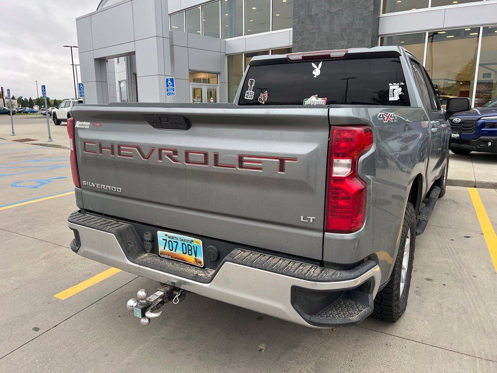 Used 2021 Chevrolet Silverado 1500 LT AWD/4WD image 9