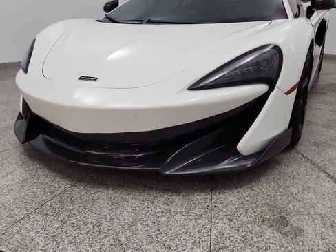 Used 2019 McLaren 600LT RWD image 10