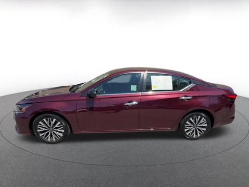 Used 2025 Nissan Altima 2.5 SV FWD image 9