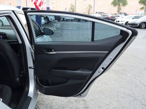 Used 2018 Hyundai Elantra Value Edition FWD image 13