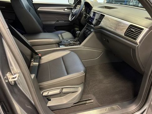 Certified 2023 Volkswagen Atlas Cross Sport SE w/ Black Wheel Package FWD image 11