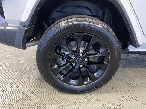 Certified 2025 Jeep Wrangler Sahara w/ Safety Group image 32