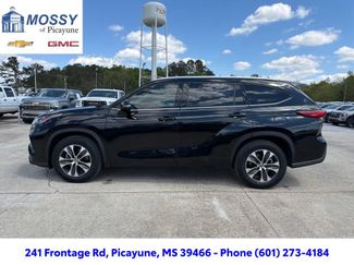 Used 2020 Toyota Highlander XLE FWD video 4