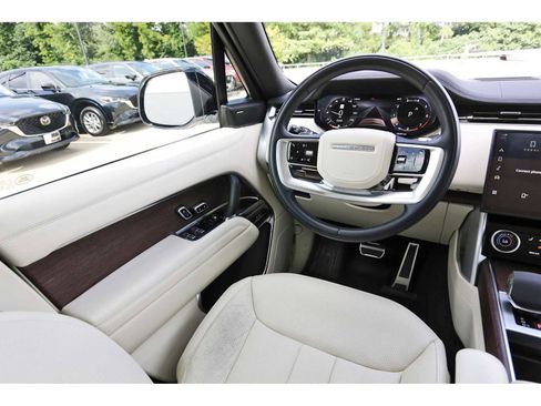 Used 2023 Land Rover Range Rover SE AWD/4WD image 6