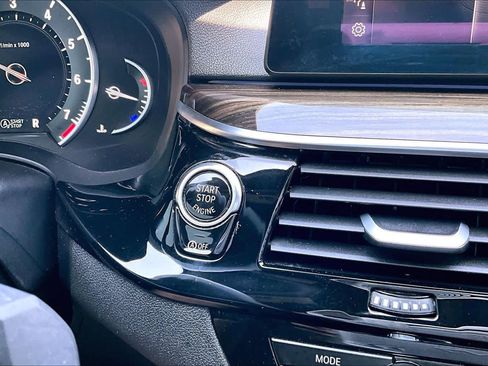Used 2018 BMW 530i w/ Premium Package RWD image 34