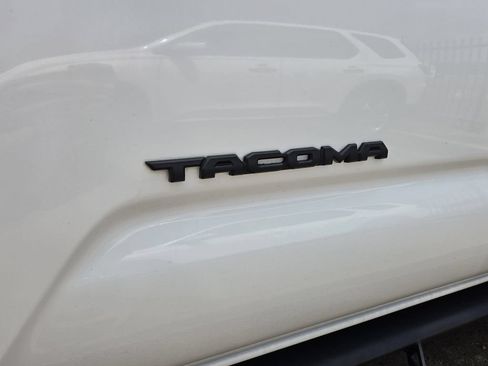 Used 2022 Toyota Tacoma SR5 RWD image 6