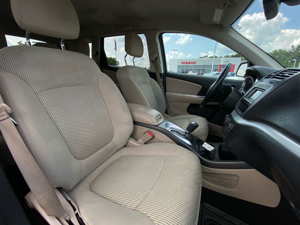 Used 2018 Dodge Journey SE FWD image 14