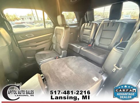 Used 2019 Ford Explorer XLT w/ Equipment Group 202A AWD/4WD image 15