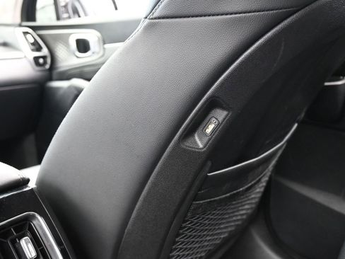 Used 2023 Kia Sorento SX image 45