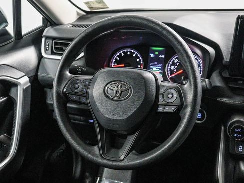 Certified 2022 Toyota RAV4 XLE w/ Convenience Package FWD image 18