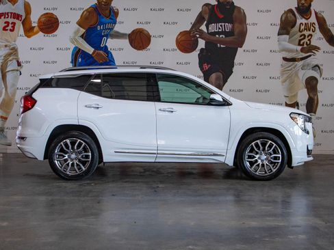 Used 2023 GMC Terrain Denali image 19