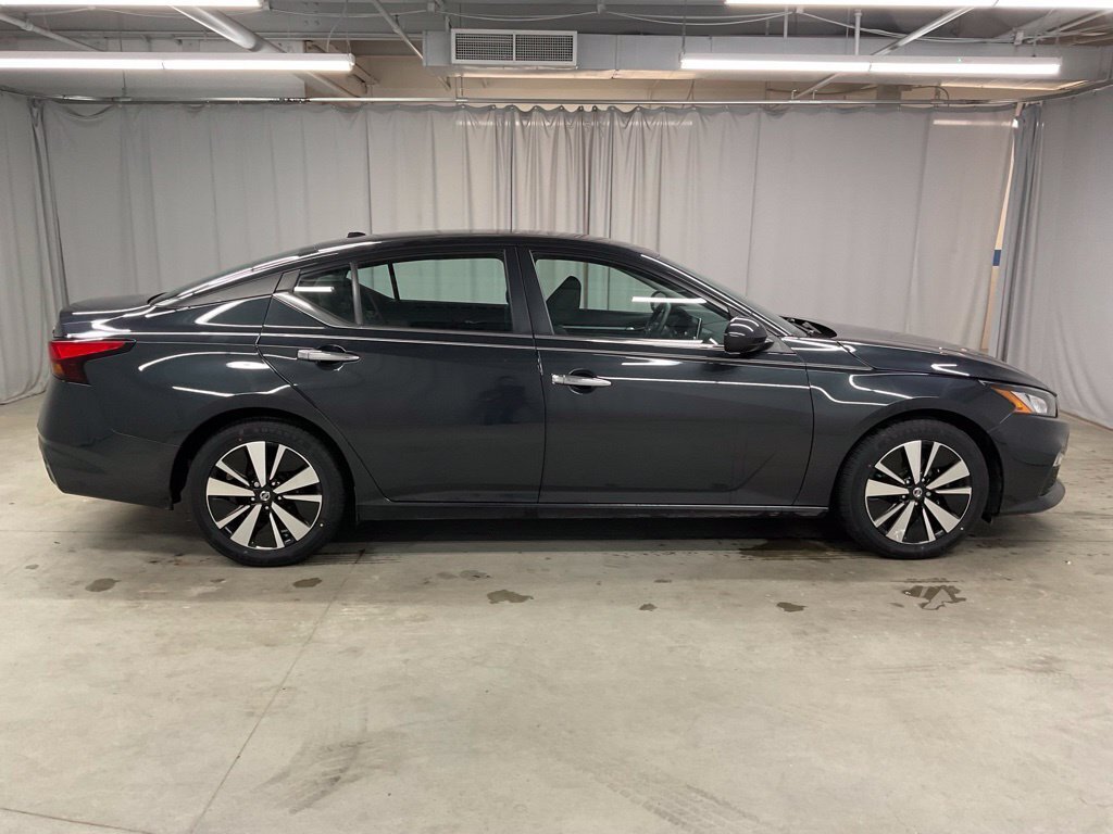 Used 2022 Nissan Altima 2.5 SV FWD image 17