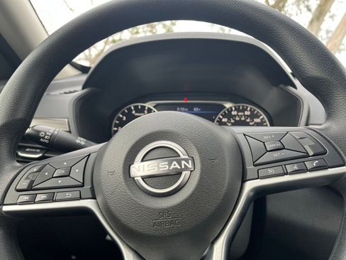 Used 2025 Nissan Altima 2.5 SV image 29