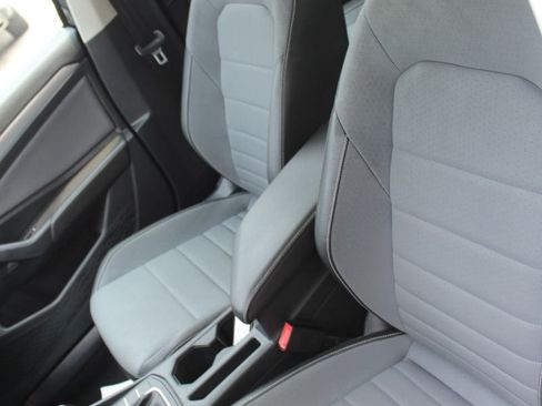 Used 2025 Volkswagen Jetta SE FWD image 15