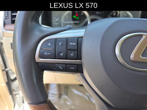 Used 2021 Lexus LX 570 4WD w/ Luxury Package image 29