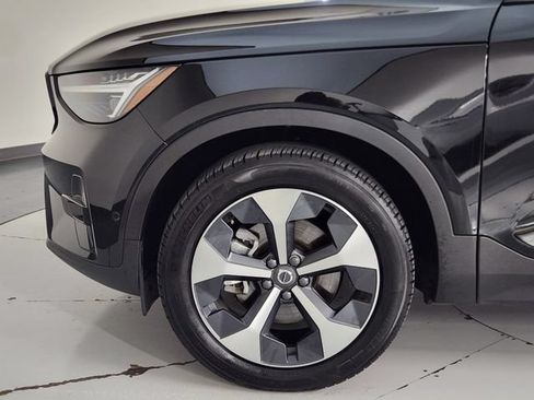 Certified 2026 Volvo XC40 B5 Plus AWD/4WD image 11