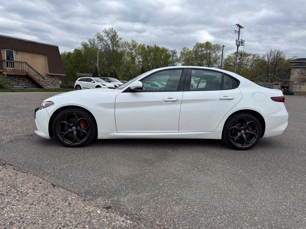 Used 2018 Alfa Romeo Giulia Ti Sport w/ Quick Order Package 22S Sport AWD/4WD image 9
