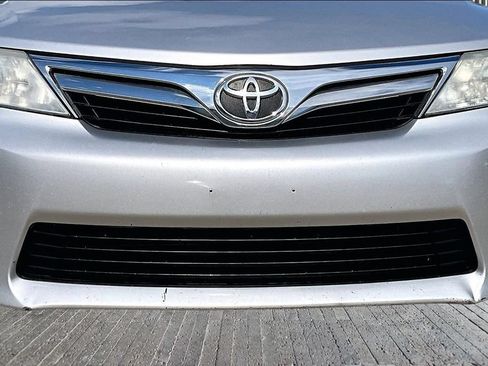 Used 2014 Toyota Camry LE FWD image 29