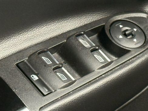 Used 2017 Ford Escape Titanium image 32