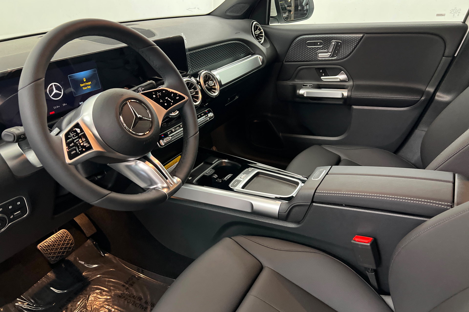 New 2026 Mercedes-Benz GLB 250 4MATIC image 15