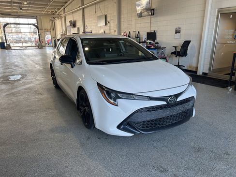Used 2022 Toyota Corolla SE image 2