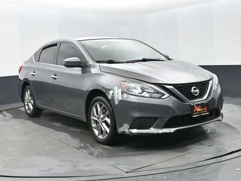 Used 2019 Nissan Sentra SV FWD image 2