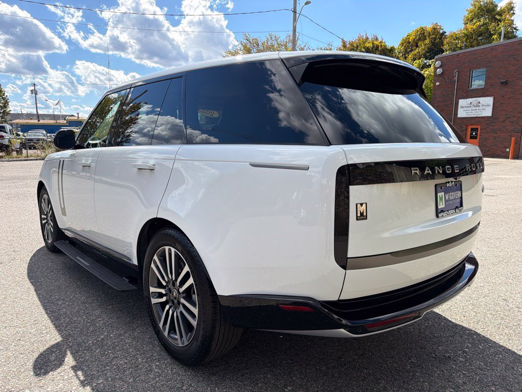 Used 2023 Land Rover Range Rover SE AWD/4WD image 4