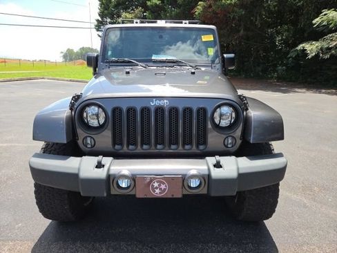Used 2017 Jeep Wrangler Unlimited Sahara w/ Dual Top Group AWD/4WD image 10