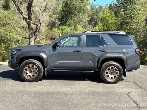 Used 2026 Toyota 4Runner Trailhunter AWD/4WD image 8