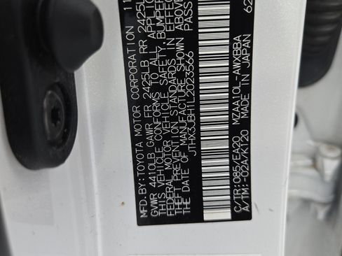 Used 2020 Lexus UX 200 w/ Accessory Package 2 FWD image 27
