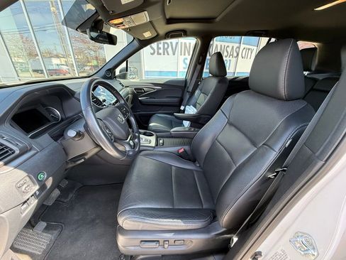 Used 2023 Honda Passport EX-L image 8