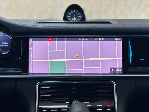 Used 2021 Porsche Panamera 4S image 57