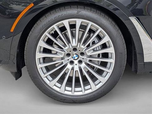 Used 2025 BMW X7 xDrive40i w/ Parking Assistance Package AWD/4WD image 27