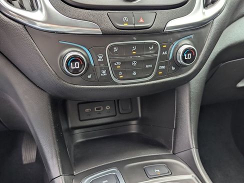 Used 2024 Chevrolet Equinox LT AWD/4WD image 8