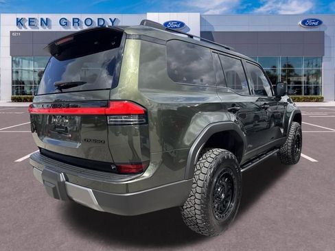 Used 2025 Lexus GX 550 w/ Accessory Package (CT) AWD/4WD image 6