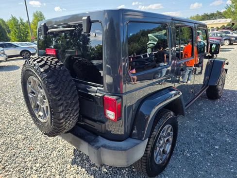 Used 2016 Jeep Wrangler Unlimited Rubicon w/ Connectivity Group AWD/4WD image 5