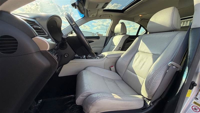Used 2013 Lexus LS 460 w/ Comfort Pkg RWD image 23
