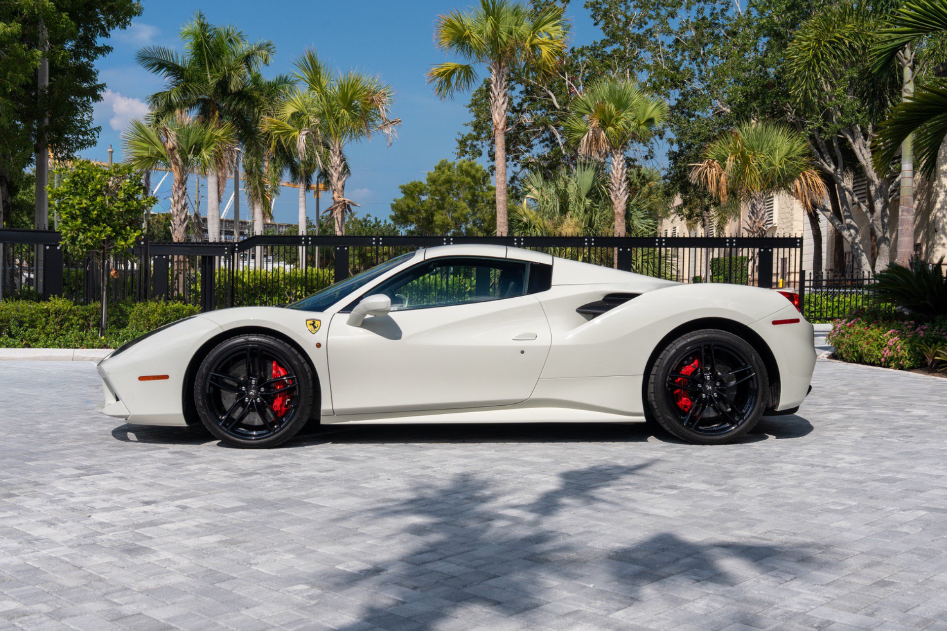 Used 2019 Ferrari 488 Spider RWD image 8
