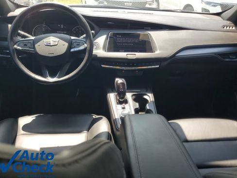 Used 2023 Cadillac XT4 Premium Luxury FWD image 15
