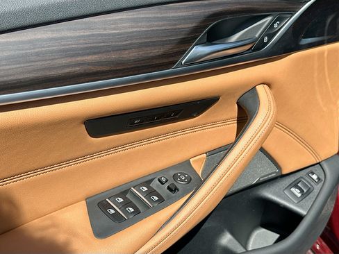 Used 2023 BMW 530e w/ Premium Package RWD image 18