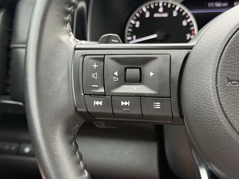 Used 2024 Nissan Pathfinder SV AWD/4WD image 11