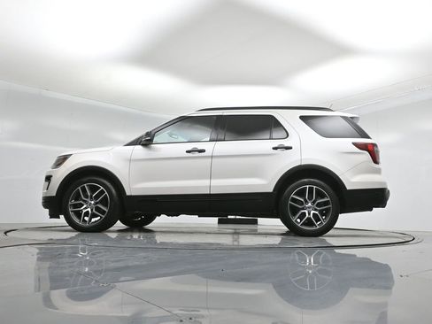 Used 2018 Ford Explorer Sport image 53