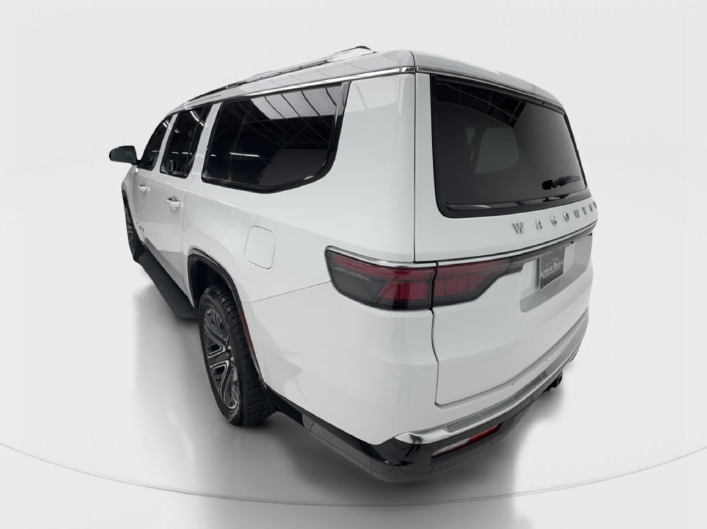 Used 2024 Jeep Wagoneer L Series II RWD image 8