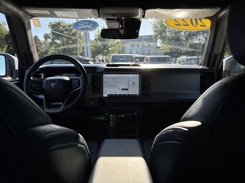 Used 2022 Ford Bronco Outer Banks image 24