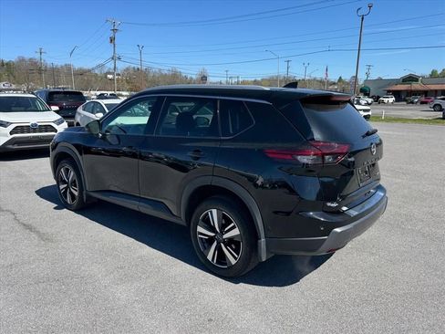 Used 2024 Nissan Rogue SL image 3