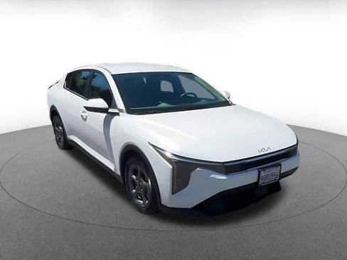 Used 2025 Kia K4 FWD image 3
