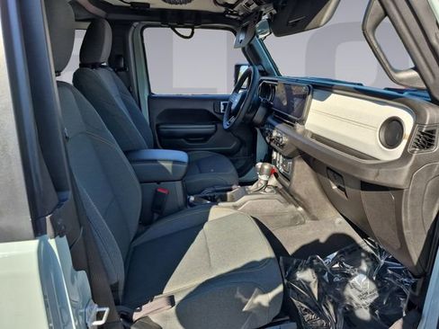 Used 2024 Jeep Wrangler Sport S image 17