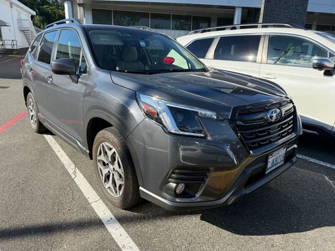 Used 2023 Subaru Forester Premium AWD/4WD image 4