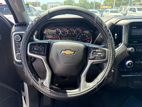 Used 2019 Chevrolet Silverado 1500 LT w/ Convenience Package AWD/4WD image 3