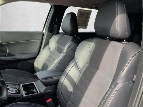 Used 2024 Mitsubishi Outlander 4WD Plug-In Hybrid image 11